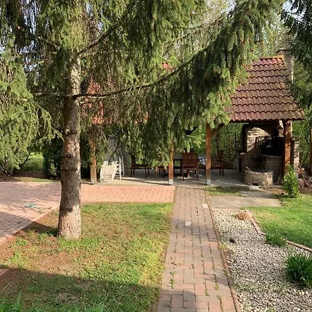 Kemencés Házikó * Szarvas